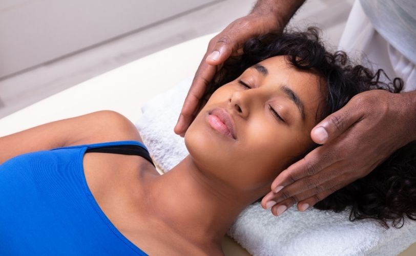 1 hour Holistic/Swedish Massage – Full Body with Reiki